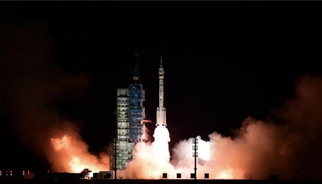 中国太空会师创纪录   美联社惊叹  美国急了 中国太空会师创纪录   美联社惊叹  美国急了