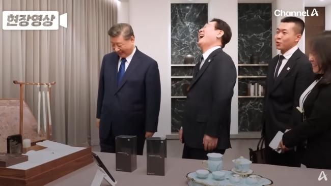 李在明当面问:小米手机安全吗?习近平神回… 李在明当面问:小米手机安全吗?习近平神回…