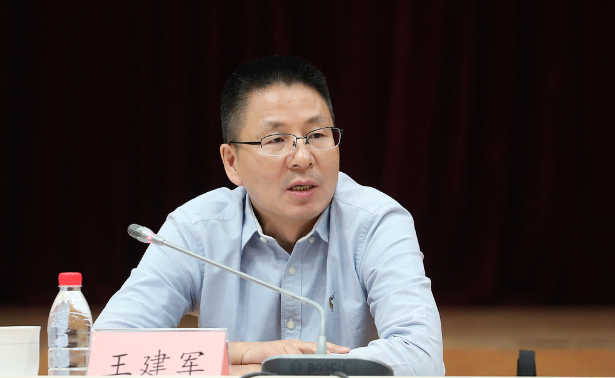 证监会副主席被双开 北京国税局长卸任11年落马 证监会副主席被双开 北京国税局长卸任11年落马