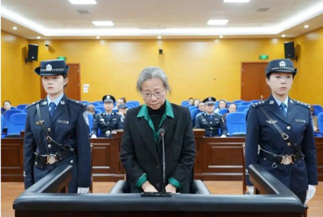 美女教授的堕落 美女教授的堕落