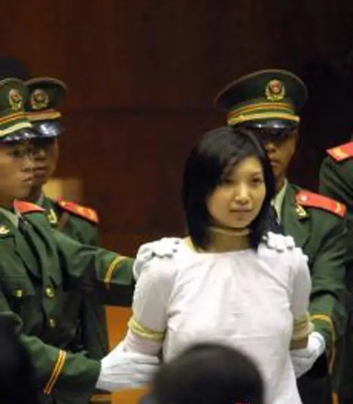 20岁美少女肢解情人妻 闻判死咧嘴惨笑哼名曲 20岁美少女肢解情人妻 闻判死咧嘴惨笑哼名曲