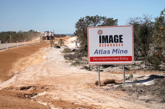 中国稀土锁喉全球,这西方大国被曝是“帮凶” 中国稀土锁喉全球,这西方大国被曝是“帮凶”