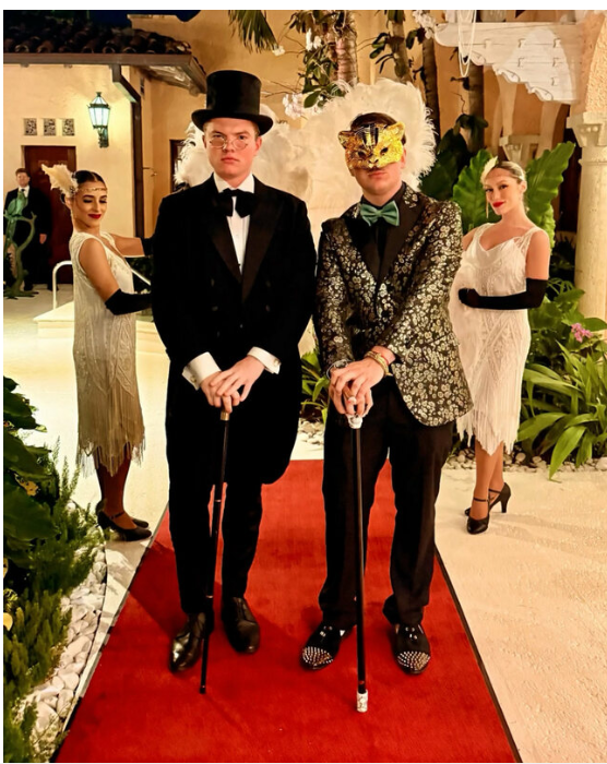 美断食物救济 川普海湖庄园大办奢华复古派对 美断食物救济 川普海湖庄园大办奢华复古派对