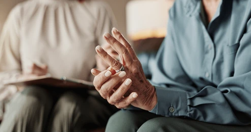 我们离婚吧 这原因让更多人不计代价中年分手 我们离婚吧 这原因让更多人不计代价中年分手