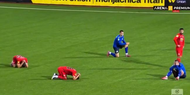 塞尔维亚足球教头突倒地猝逝 球员跪地痛哭 塞尔维亚足球教头突倒地猝逝 球员跪地痛哭