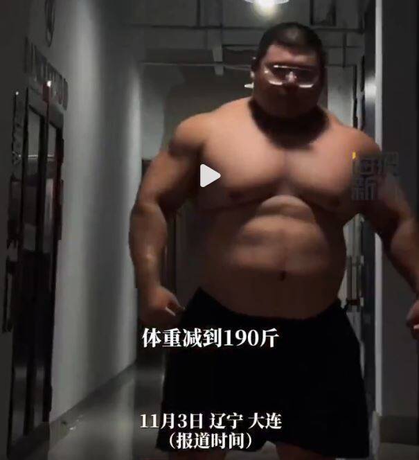 中国男子170公斤拥8块肌! 网友封“现代许褚” 中国男子170公斤拥8块肌! 网友封“现代许褚”