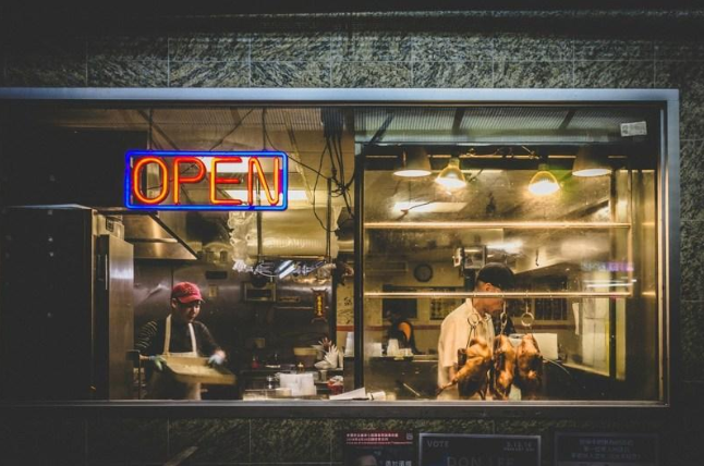 华人餐馆老板被捕 无犯罪记录 将遣送非洲 华人餐馆老板被捕 无犯罪记录 将遣送非洲