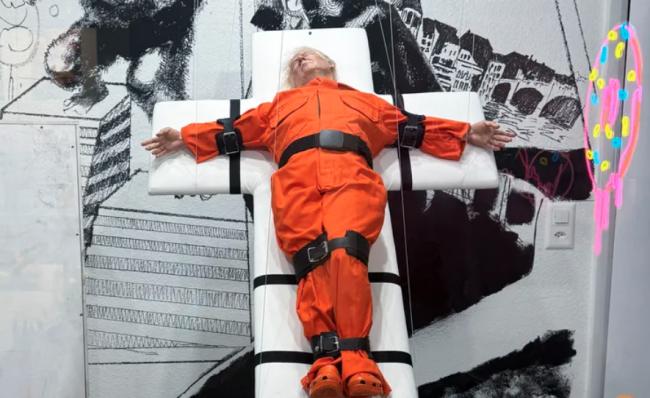 川普被“钉上十字架”了,他干的 川普被“钉上十字架”了,他干的