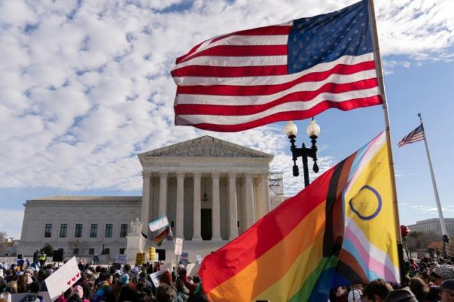 跨性别与非二元者输了 最高院裁准川普禁令 跨性别与非二元者输了 最高院裁准川普禁令