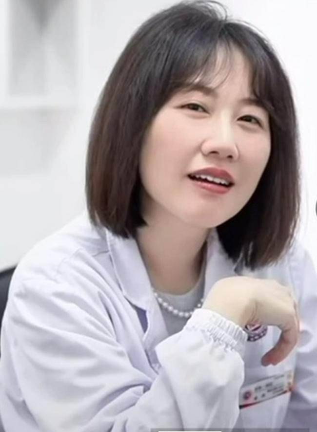 中国肿瘤权威偷吃女医生 女医生神级颜值曝光 中国肿瘤权威偷吃女医生 女医生神级颜值曝光