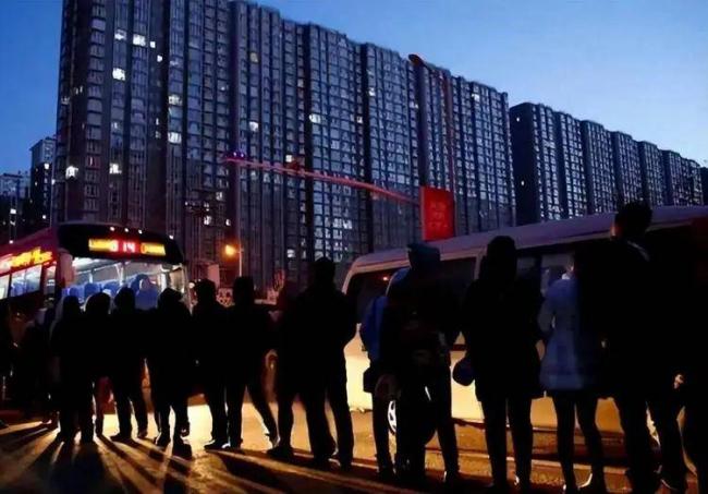 暴跌50%!中国第一睡城,十年前上车的人都哭了 暴跌50%!中国第一睡城,十年前上车的人都哭了