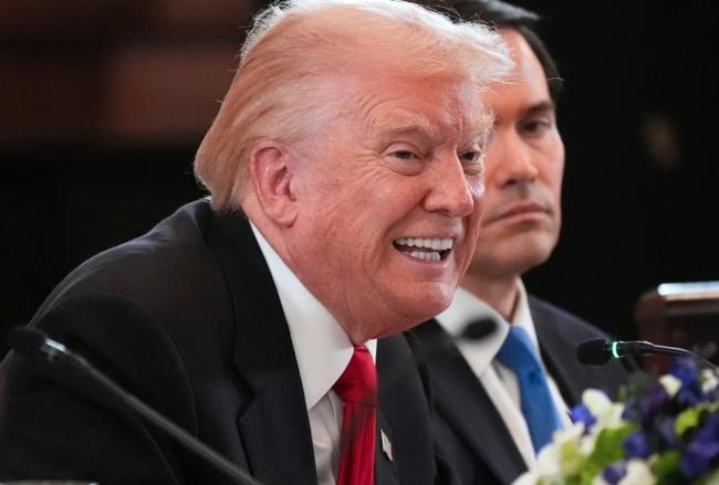 川普手上只剩一张打不出去的牌 川普手上只剩一张打不出去的牌