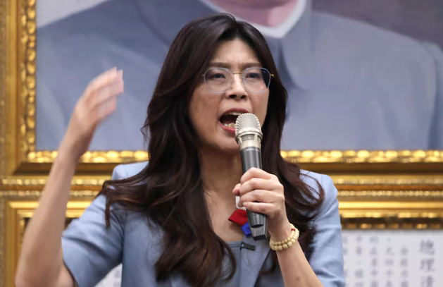 郑丽文挖国民党墙角,习近平押错宝难收场 郑丽文挖国民党墙角,习近平押错宝难收场