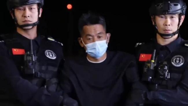 佘智江竟是赵薇前夫黄有龙表弟 成魔之路被揭开 佘智江竟是赵薇前夫黄有龙表弟 成魔之路被揭开