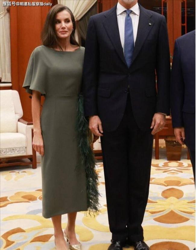 西班牙王后访华连换7套穿搭 平价穿出高奢感 西班牙王后访华连换7套穿搭 平价穿出高奢感