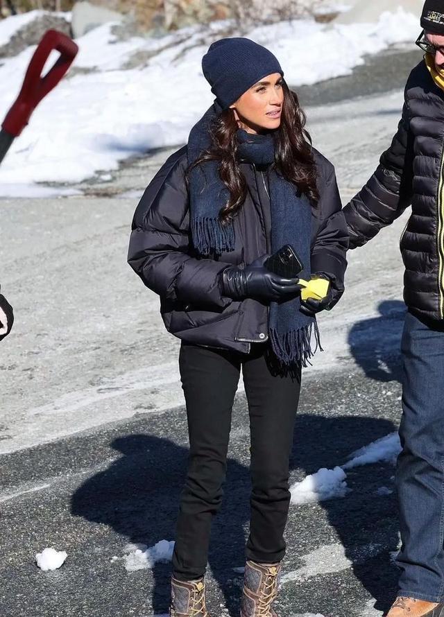 变成透明人,哈里在贝索斯豪宅枯坐角落 变成透明人,哈里在贝索斯豪宅枯坐角落