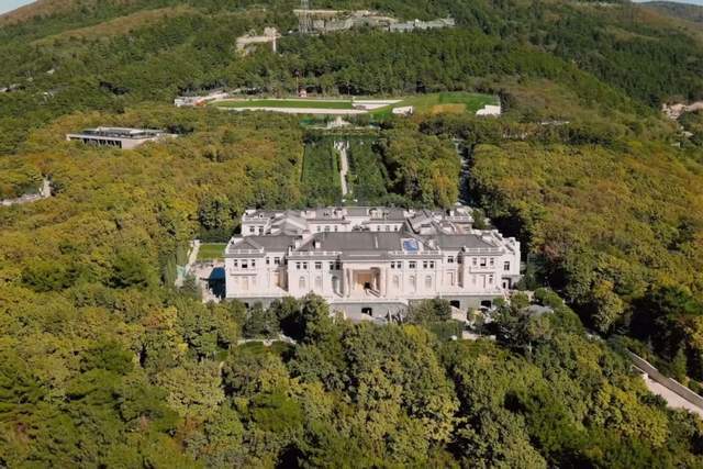 太怕死,普京森林官邸曝光,带14套防空系统 太怕死,普京森林官邸曝光,带14套防空系统