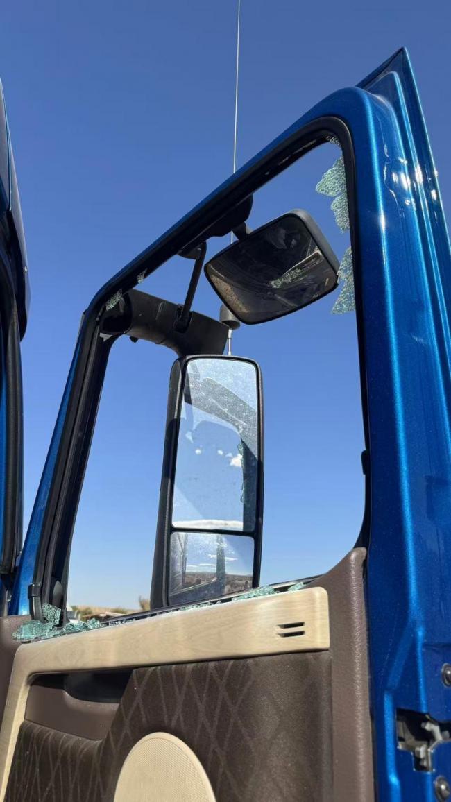 华人卡车维修厂 莫名遭大批武装警突袭 员工吓坏 华人卡车维修厂 莫名遭大批武装警突袭 员工吓坏