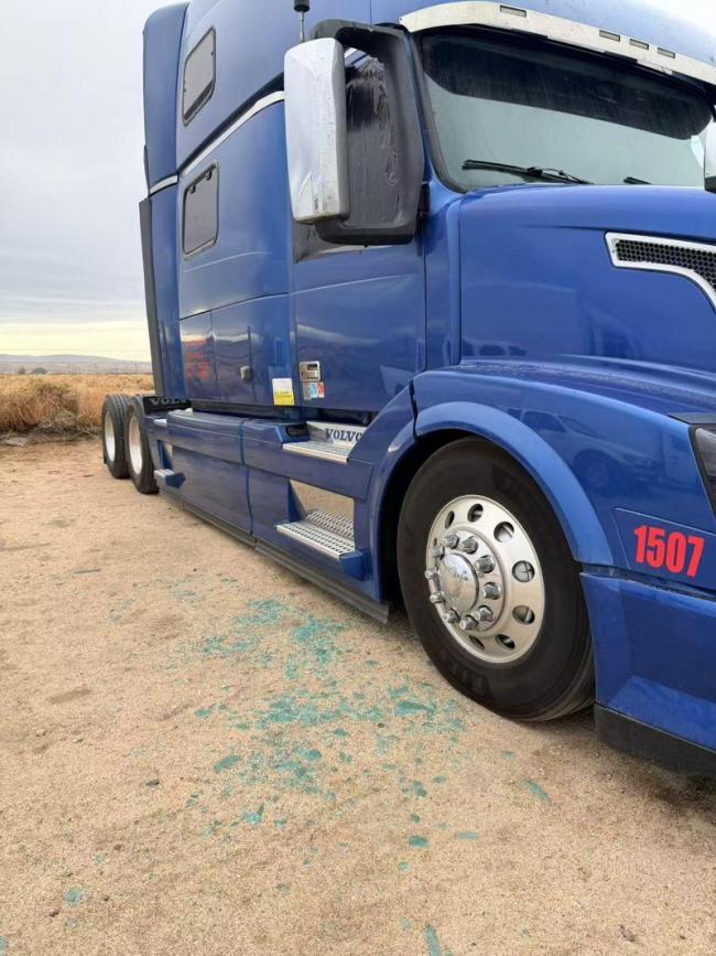 华人卡车维修厂 莫名遭大批武装警突袭 员工吓坏 华人卡车维修厂 莫名遭大批武装警突袭 员工吓坏