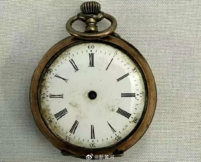 泰坦尼克号遇难者怀表将拍卖 价格逾100万英镑 泰坦尼克号遇难者怀表将拍卖 价格逾100万英镑