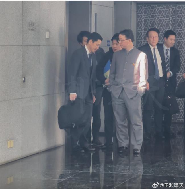 中日官员磋商后....几张图道尽一切 中日官员磋商后....几张图道尽一切