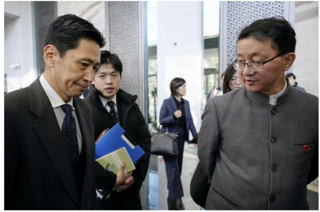 中日官员磋商后....几张图道尽一切 中日官员磋商后....几张图道尽一切