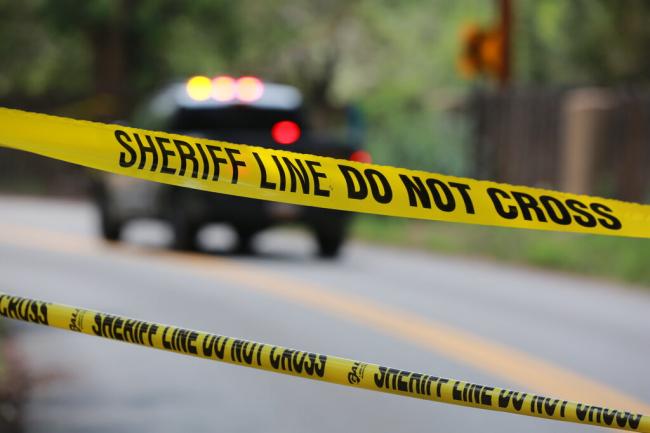 加州华男闯入民宅 枪杀妻子家人后饮弹自尽 加州华男闯入民宅 枪杀妻子家人后饮弹自尽