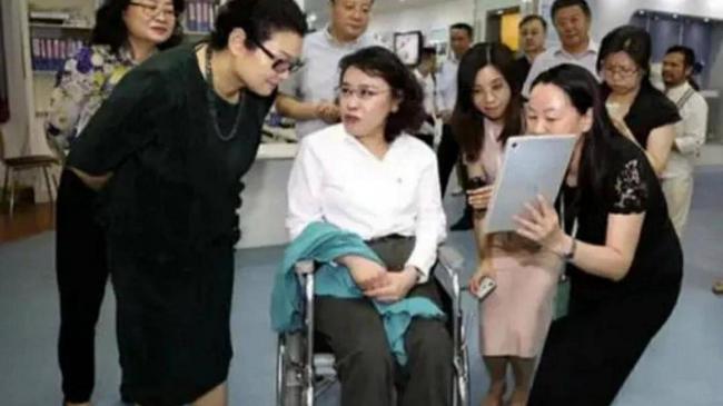 当年高材生王佐良娶瘫痪的张海迪 现况如何 当年高材生王佐良娶瘫痪的张海迪 现况如何