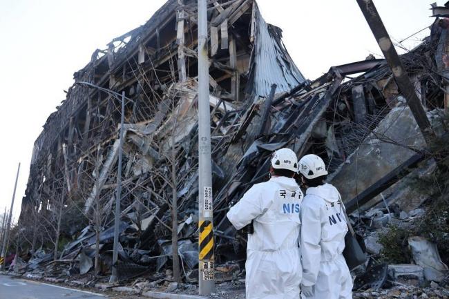 亚洲规模最大时尚物流中心火灾烧了60小时 亚洲规模最大时尚物流中心火灾烧了60小时