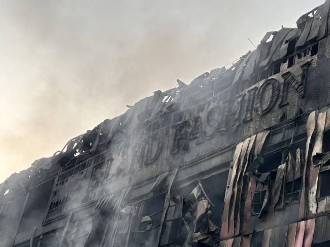 亚洲规模最大时尚物流中心火灾烧了60小时 亚洲规模最大时尚物流中心火灾烧了60小时