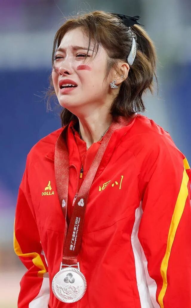 拿银牌的吴艳妮,抢走了所有的戏 拿银牌的吴艳妮,抢走了所有的戏