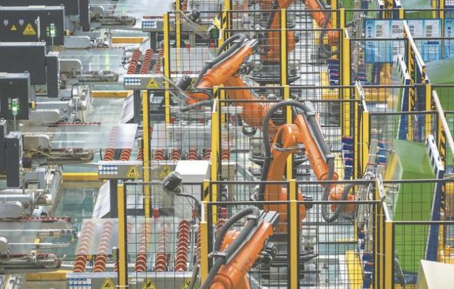 净利暴增285% 中国光伏玻璃巨头 熬过至暗时刻 净利暴增285% 中国光伏玻璃巨头 熬过至暗时刻