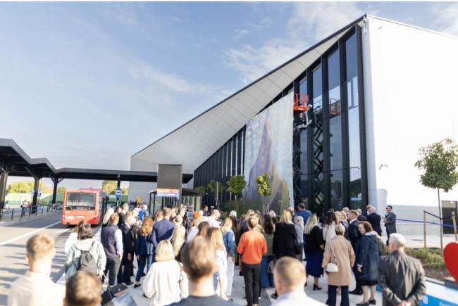 禁止所有中国外交官入境,他比美国还嚣张 禁止所有中国外交官入境,他比美国还嚣张