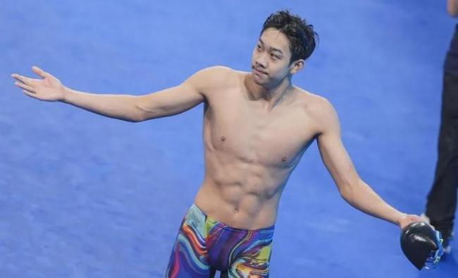 18岁狂揽5金 他一脸平静 18岁狂揽5金 他一脸平静