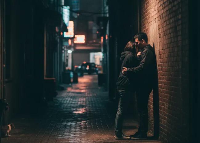 政府守护你的婚姻?“婚外情”拟被重罚 政府守护你的婚姻?“婚外情”拟被重罚