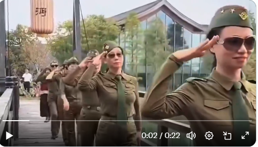 大妈们,已不满足于广场舞,又盯上Cosplay 大妈们,已不满足于广场舞,又盯上Cosplay