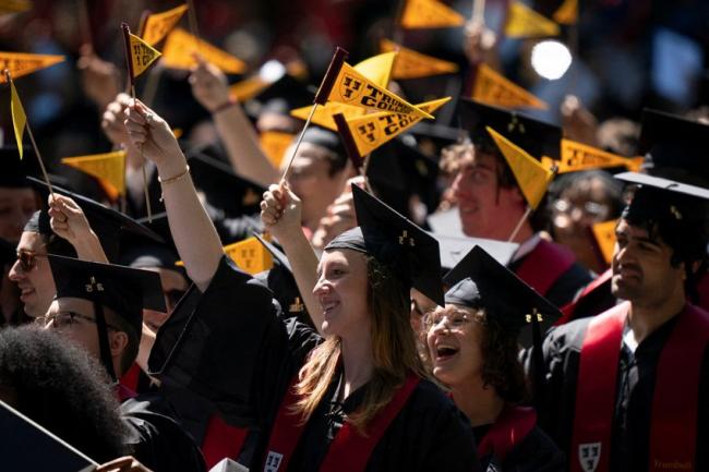 常春藤名校唯一例外?他为何躲过川普大锤 常春藤名校唯一例外?他为何躲过川普大锤