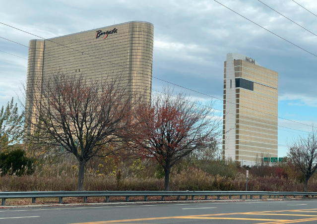 美酒店惊现华人双尸案:女子断颈 6旬男子自残亡 美酒店惊现华人双尸案:女子断颈 6旬男子自残亡