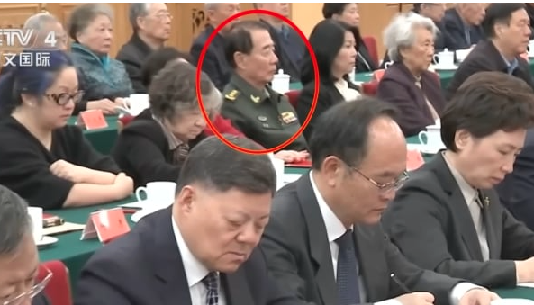 刘少奇之子穿军装示威习近平 传已掌管军务 刘少奇之子穿军装示威习近平 传已掌管军务