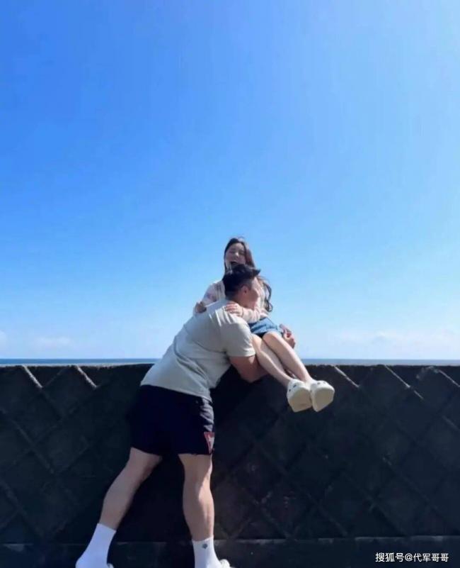 香港37岁殉职消防员生活照曝光 引无数网友泪目 香港37岁殉职消防员生活照曝光 引无数网友泪目