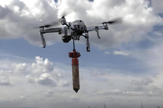 震惊!无人机炸弹精准击中中企营地 3死1伤 震惊!无人机炸弹精准击中中企营地 3死1伤