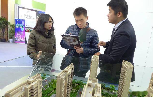 比房价更大的雷正在逼近,普通人更危险 比房价更大的雷正在逼近,普通人更危险