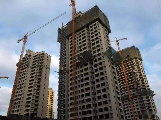 比房价更大的雷正在逼近,普通人更危险 比房价更大的雷正在逼近,普通人更危险