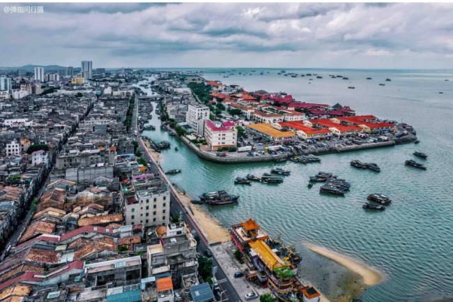 住不了也卖不掉!首批买海景房的中产:价格腰斩 住不了也卖不掉!首批买海景房的中产:价格腰斩