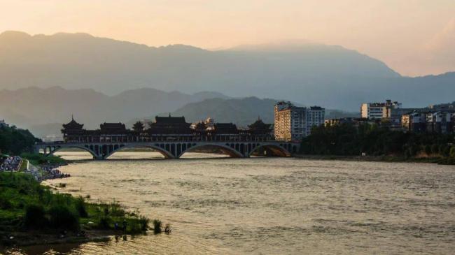 中国最“滋润”的城市,藏在四川 中国最“滋润”的城市,藏在四川