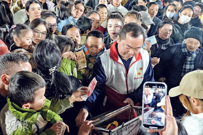 被香港大火吓坏 中国国务院悬赏举报 被香港大火吓坏 中国国务院悬赏举报