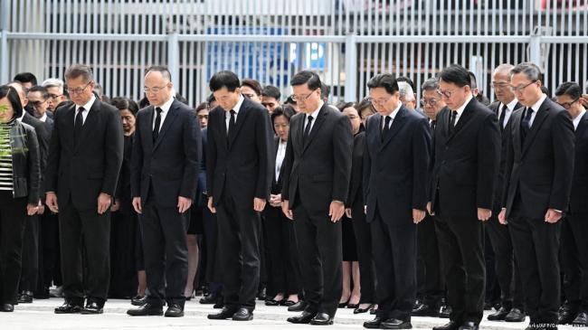 面对香港大火惨剧,李家超反复感谢习近平 面对香港大火惨剧,李家超反复感谢习近平