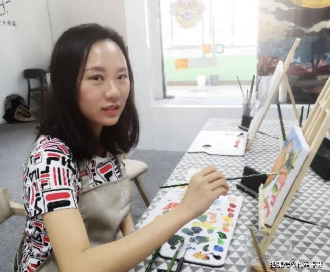 2014年,那位著名的“拜金女”,如今怎样了 2014年,那位著名的“拜金女”,如今怎样了