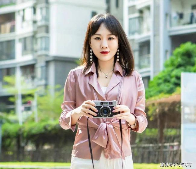 2014年,那位著名的“拜金女”,如今怎样了 2014年,那位著名的“拜金女”,如今怎样了