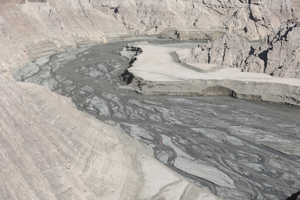 太空可见的干涸!“绝望的德黑兰人能去哪呢?” 太空可见的干涸!“绝望的德黑兰人能去哪呢?”